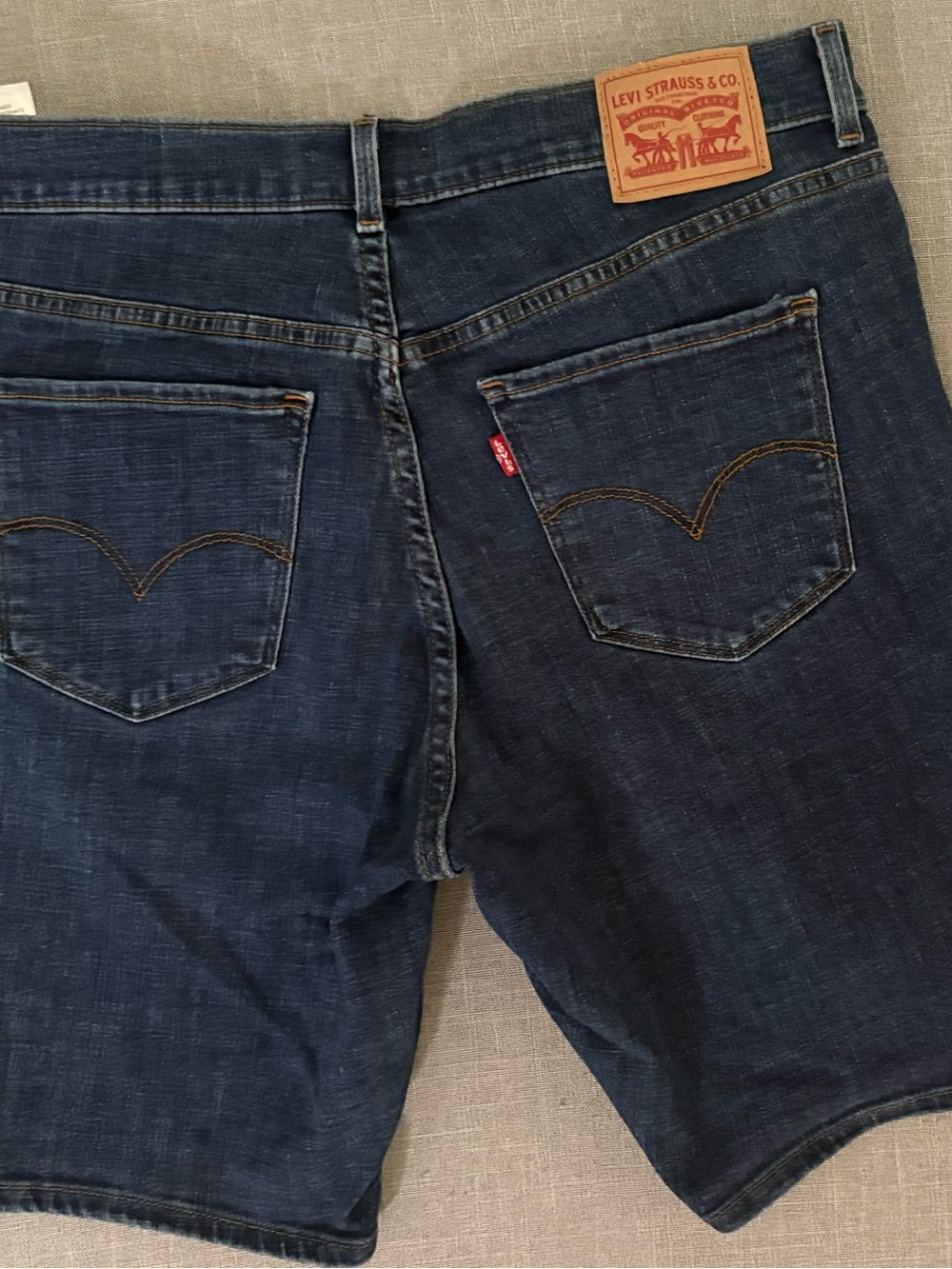 Levi's  Strauss unisex Dark Blue Denim Bermuda shorts size 31